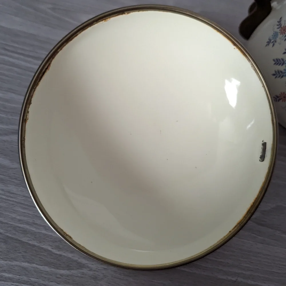 Vintage 80s/90s Floral Enamelware Pot with Matching Lid